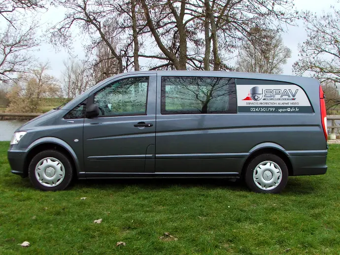 Branding de camion de société SPAV (service de protection et domotique) Branding de camion de société SPAV (service de protection et domotique)